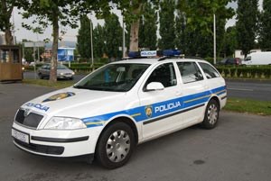 Slika /MUP-ILUSTRACIJE-NOVA GALERIJA/auto_policija03.jpg